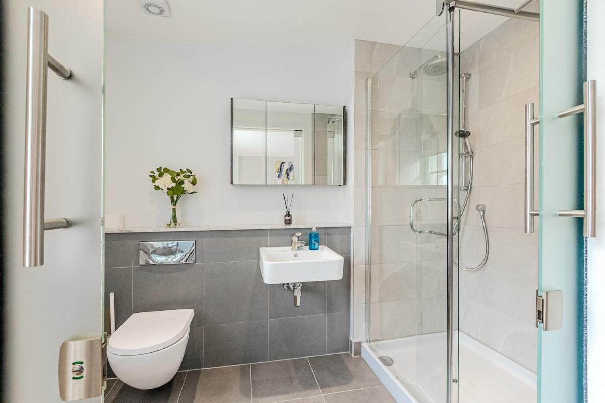 2 Bd Soho Luxury Living-high Ceilings Huge Terrace